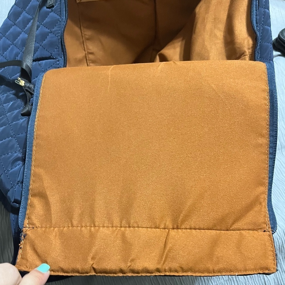 Adrienne Vittadini Quilted Yoga Bag, Navy Blue and Tan - Picture 8 of 13